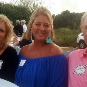 Meet your Posher, Cynthia